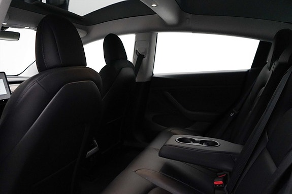 Tesla Model 3 7 of 22