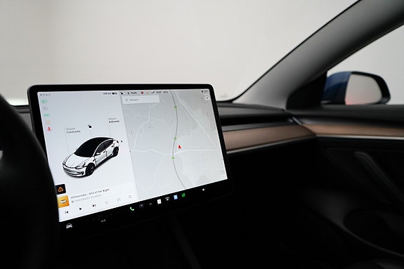 Tesla Model 3 9 of 22