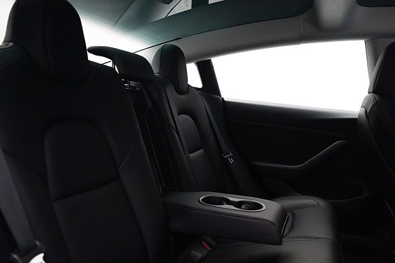 Tesla Model 3 16 of 22
