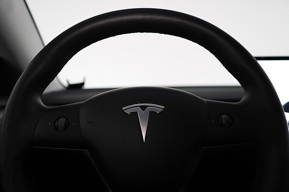 Tesla Model 3 8 of 22