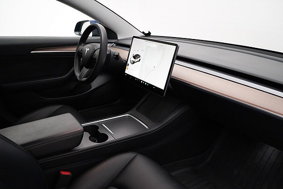 Tesla Model 3 15 of 22
