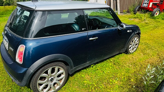 MINI Cooper 11 of 13