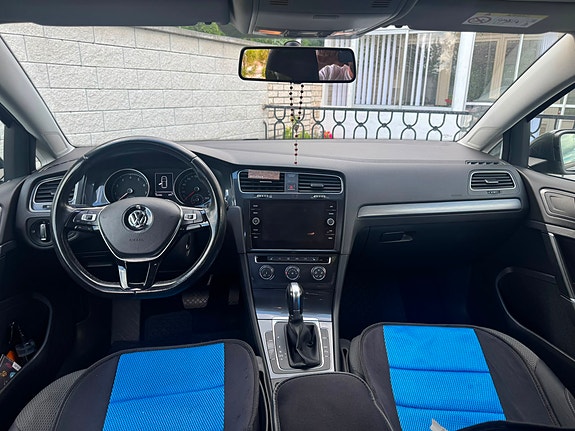 Volkswagen Golf VII 3 of 7