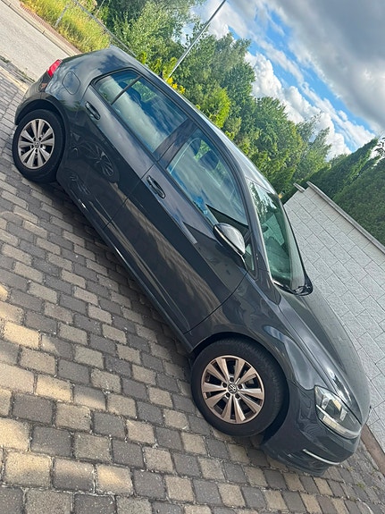 Volkswagen Golf VII 2 of 7