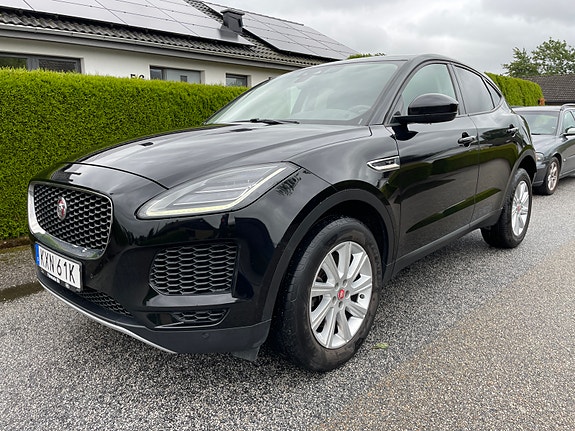 Jaguar E-PACE 4 of 10