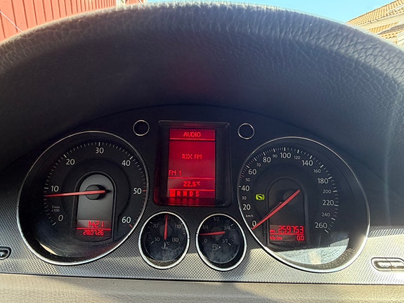 Volkswagen Passat 10 of 10