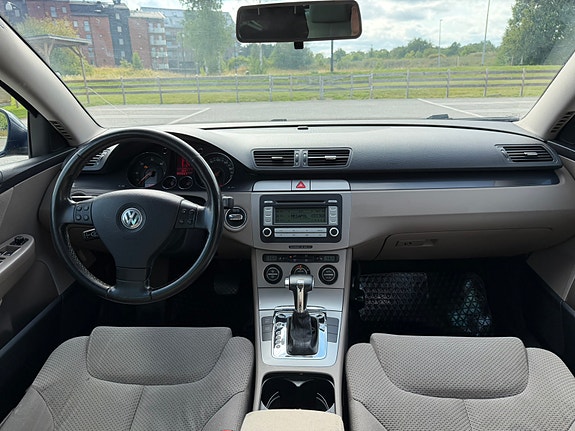 Volkswagen Passat 9 of 10