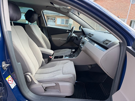 Volkswagen Passat 7 of 10