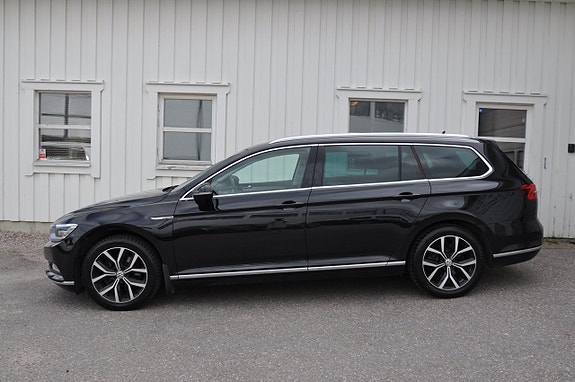 Volkswagen Passat 2 of 14