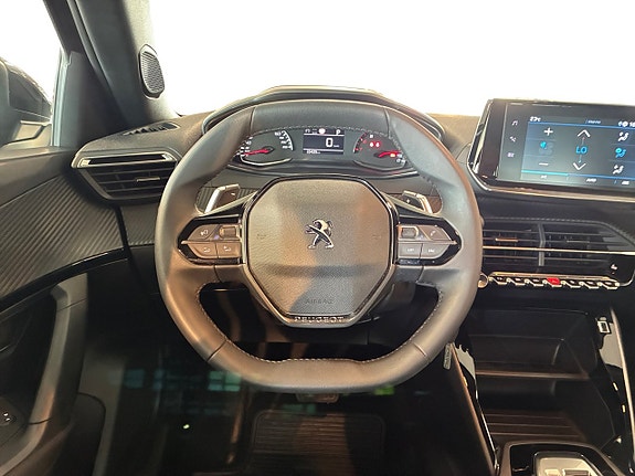 Peugeot 2008 12 of 17