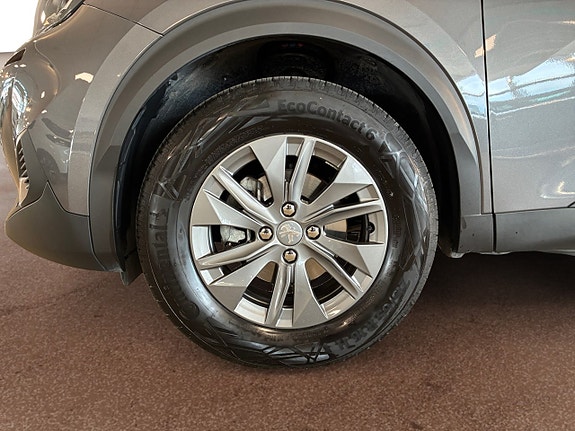 Peugeot 2008 9 of 17