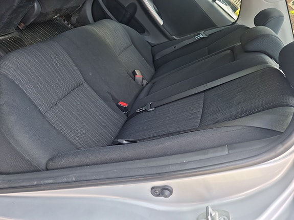 Toyota Corolla 9 of 14