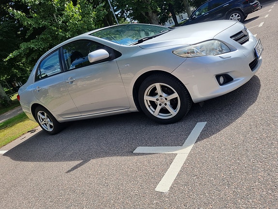 Toyota Corolla 7 of 14
