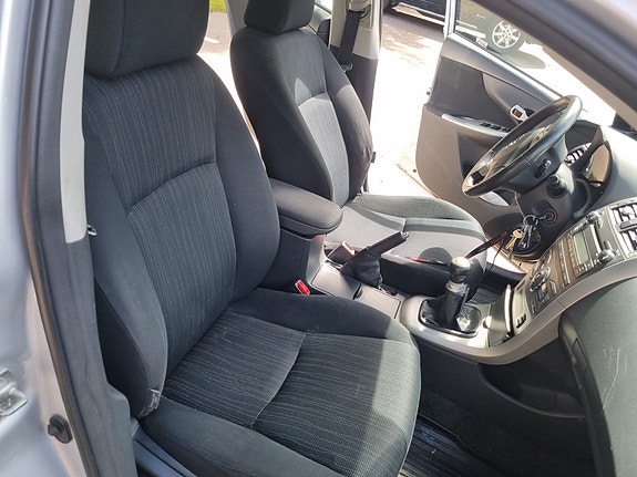 Toyota Corolla 4 of 14