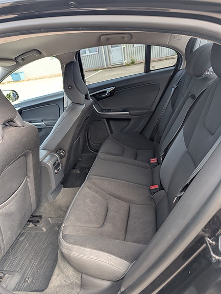 Volvo S60 5 of 9