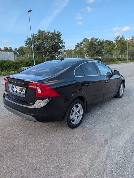 Volvo S60 3 of 9