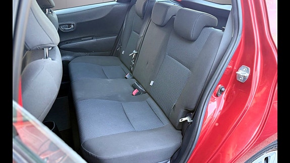 Toyota Yaris 16 of 19