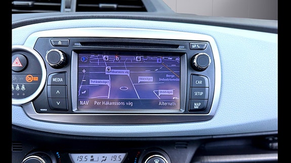 Toyota Yaris 10 of 19