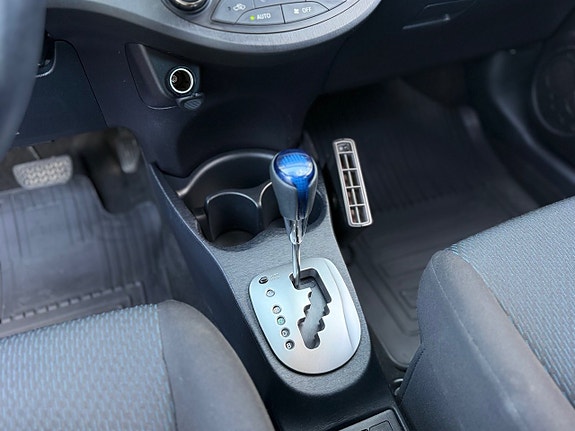 Toyota Yaris 11 of 19