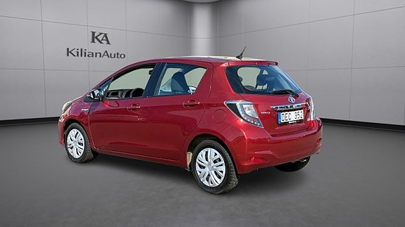Toyota Yaris 3 of 19
