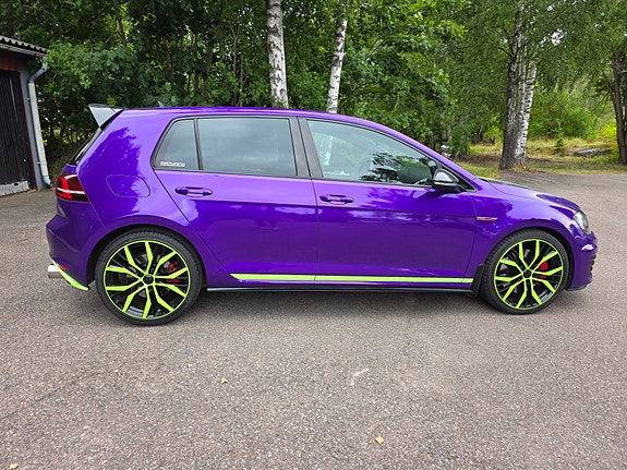 Volkswagen Golf VII 3 of 6