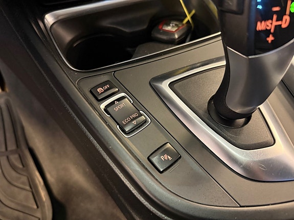 BMW 320d 17 of 22