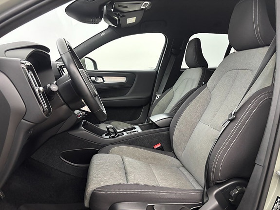 Volvo XC40 14 of 23