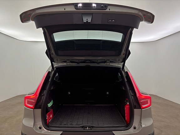 Volvo XC40 11 of 23