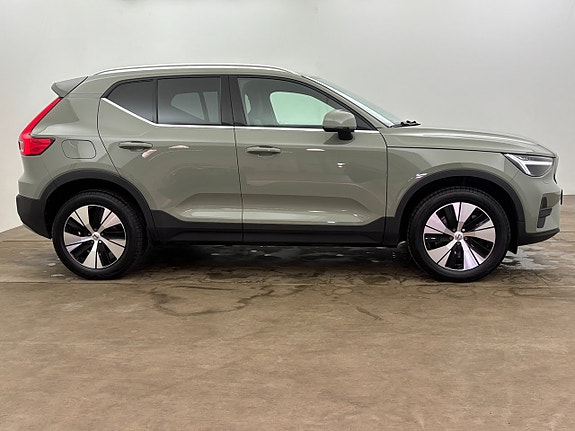 Volvo XC40 7 of 23