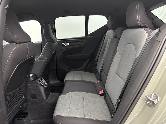 Volvo XC40 12 of 23