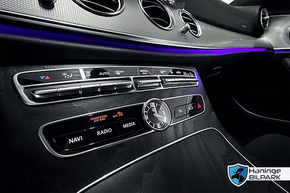 Mercedes-Benz E300 de 22 of 28