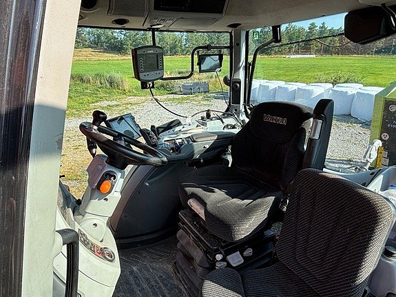 Valtra N154 13 of 16