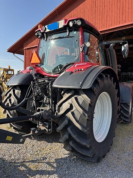 Valtra N154 4 of 16