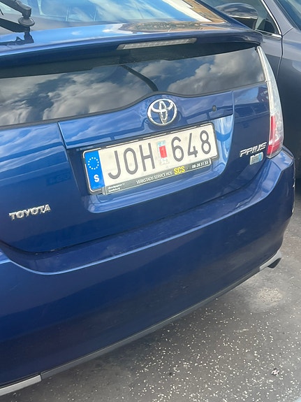 Toyota Prius 4 of 4