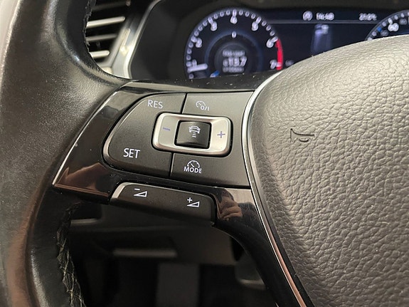Volkswagen Passat 21 of 23