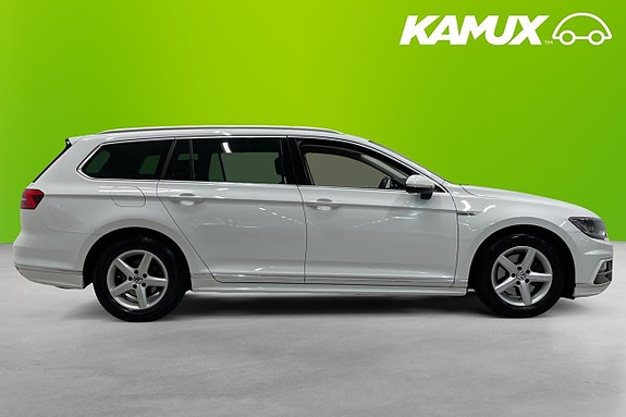 Volkswagen Passat 2 of 23