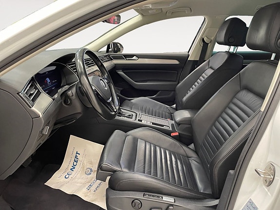 Volkswagen Passat 9 of 23
