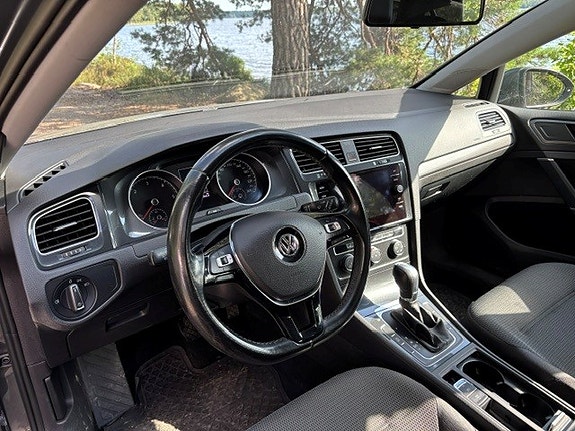 Volkswagen Golf VII 3 of 5