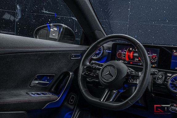 Mercedes-Benz CLA200 18 of 19
