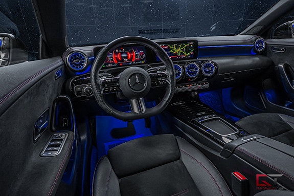 Mercedes-Benz CLA200 10 of 19