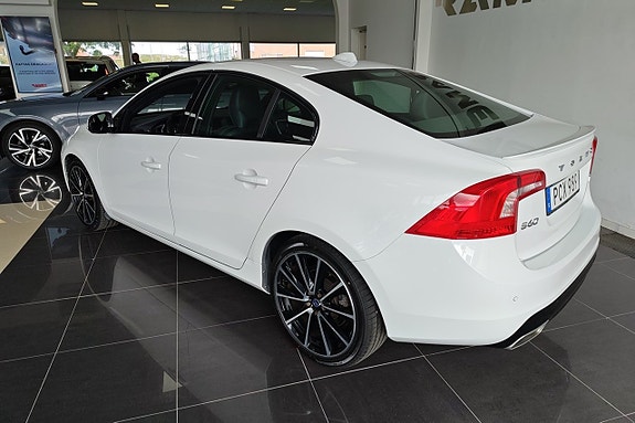 Volvo S60 3 of 10