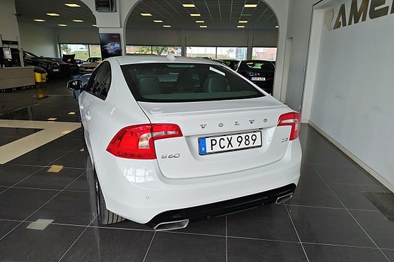 Volvo S60 4 of 10