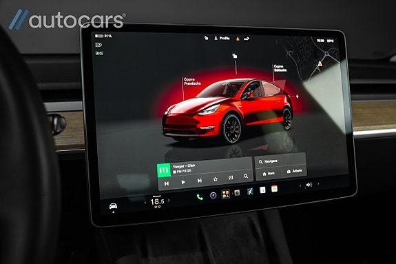 Tesla Model Y 19 of 30