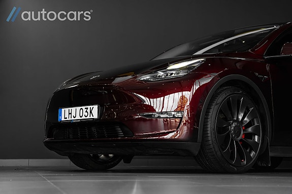 Tesla Model Y 11 of 30