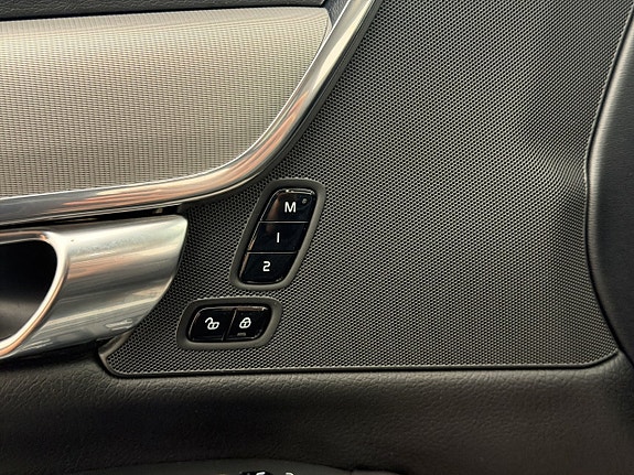 Volvo V90 16 of 30