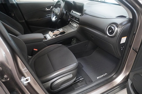 Hyundai Kona 8 of 13