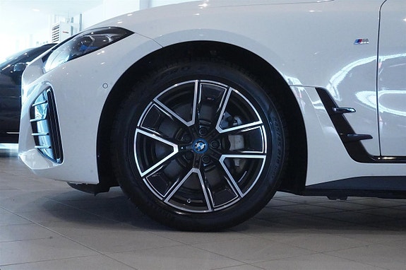 BMW i4 16 of 16