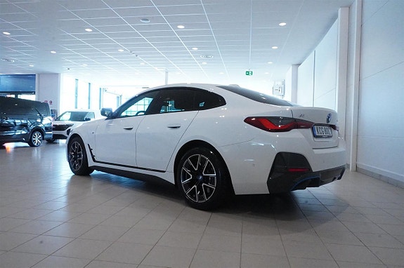 BMW i4 3 of 16