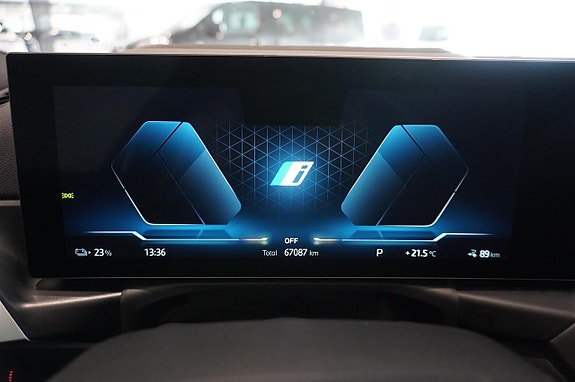 BMW i4 13 of 16