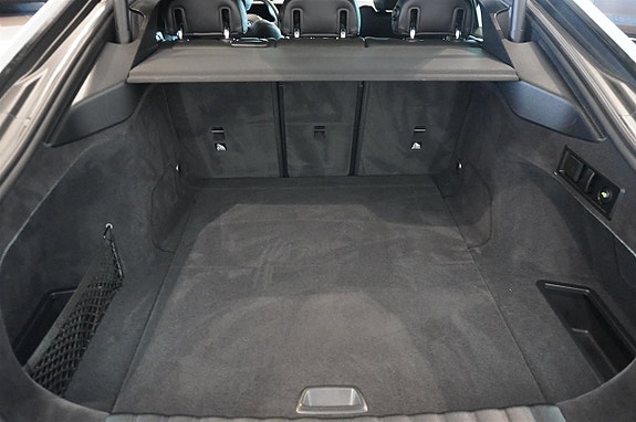 BMW i4 14 of 16